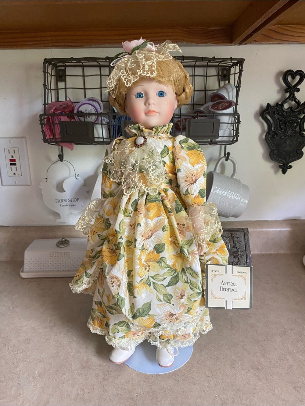 NWT Antique Heritage Adorable Memories Special Edition Doll 1991 17” European